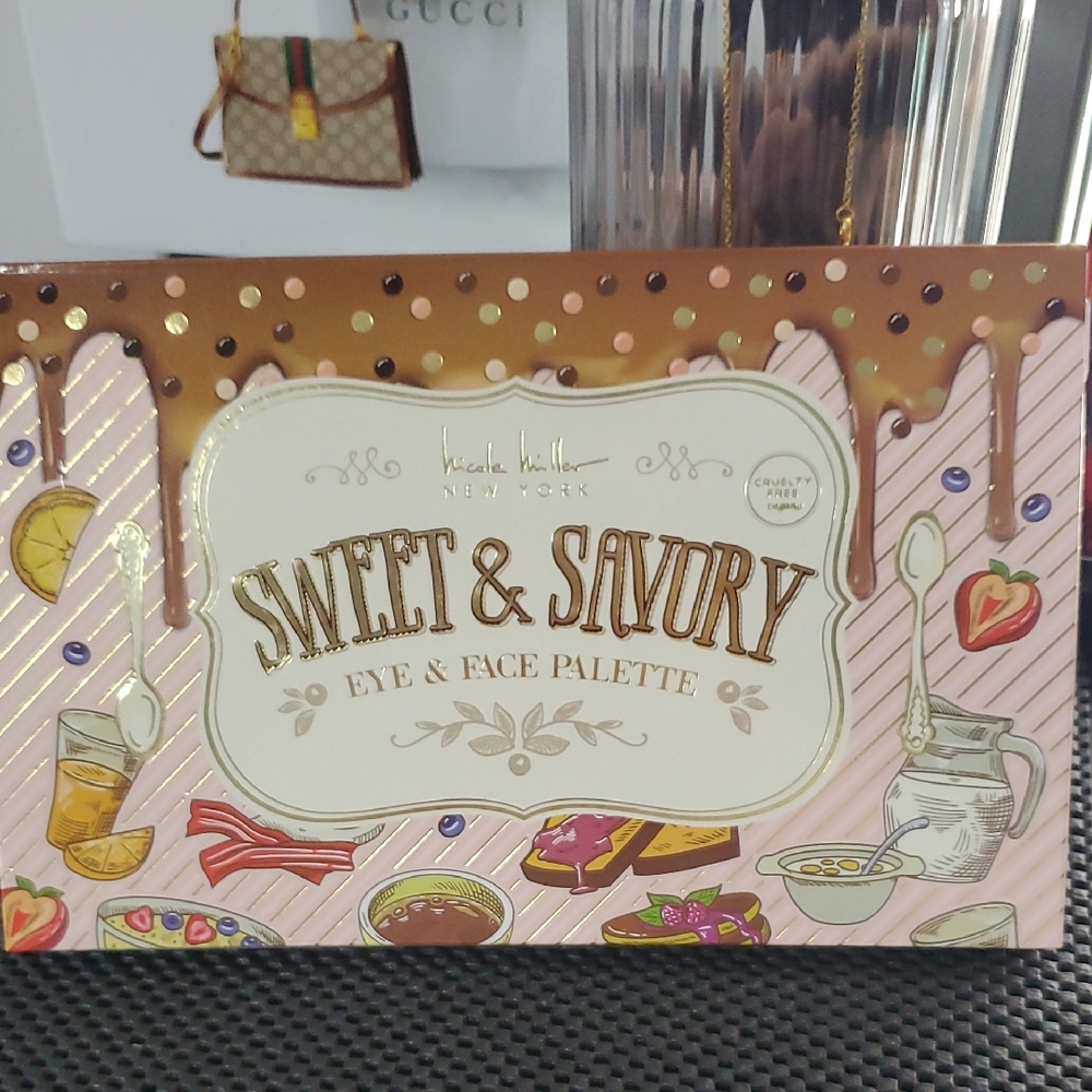 Nicole Miller Sweet & Savory Eye & Face Palette with Pink and Brown Design